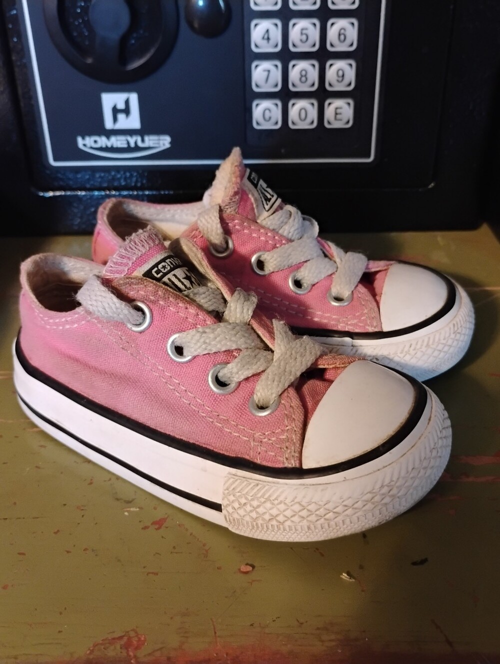 Converse Pink Canvas Low-Top Kids Sneakers